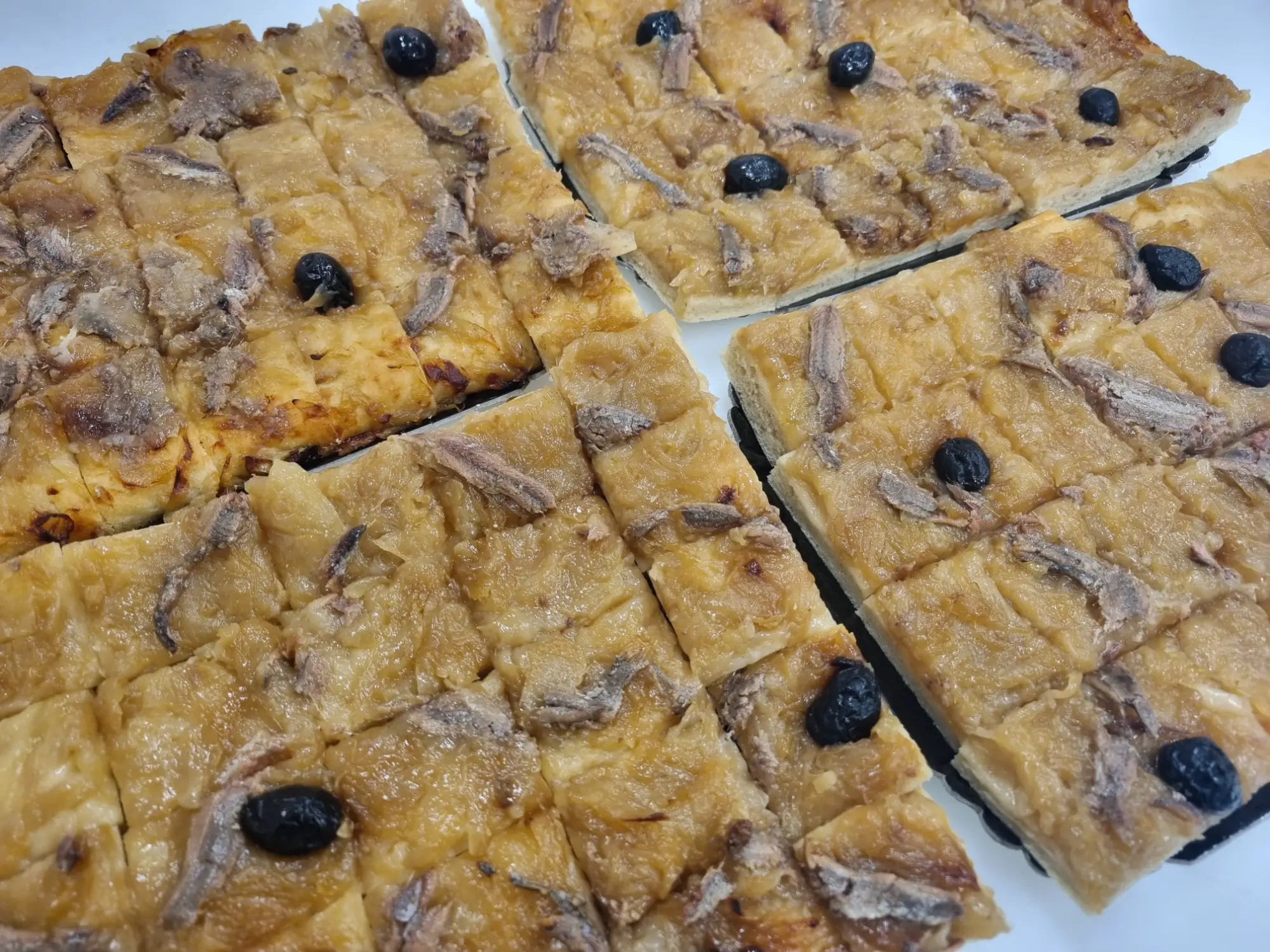 plaques de pissaladiére 90 morceaux (2)