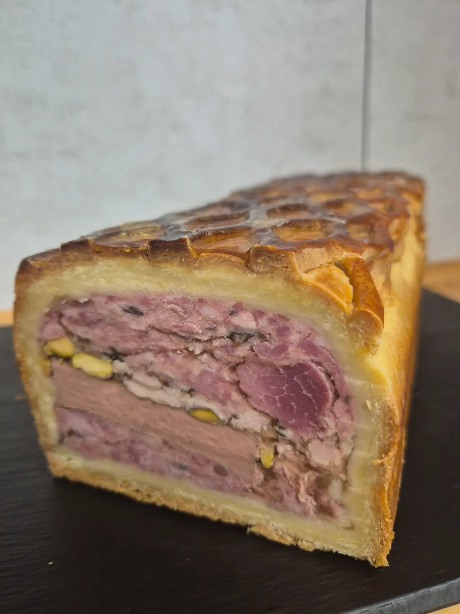paté en croute pintades, morilles, pistaches